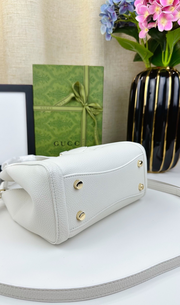 激安グッチバッグコピー角部分ディテール